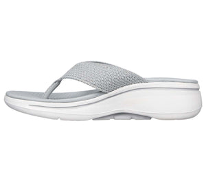 WOMEN'S GO WALK Arch Fit Sandal - Luminous