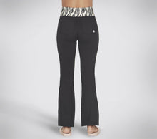 Load image into Gallery viewer, WOMEN&#39;S CLOTHING DVF GSPT FLARE PANTS

